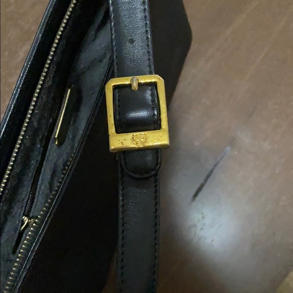 Pre-love MCM sling bag - Picture 10 of 11